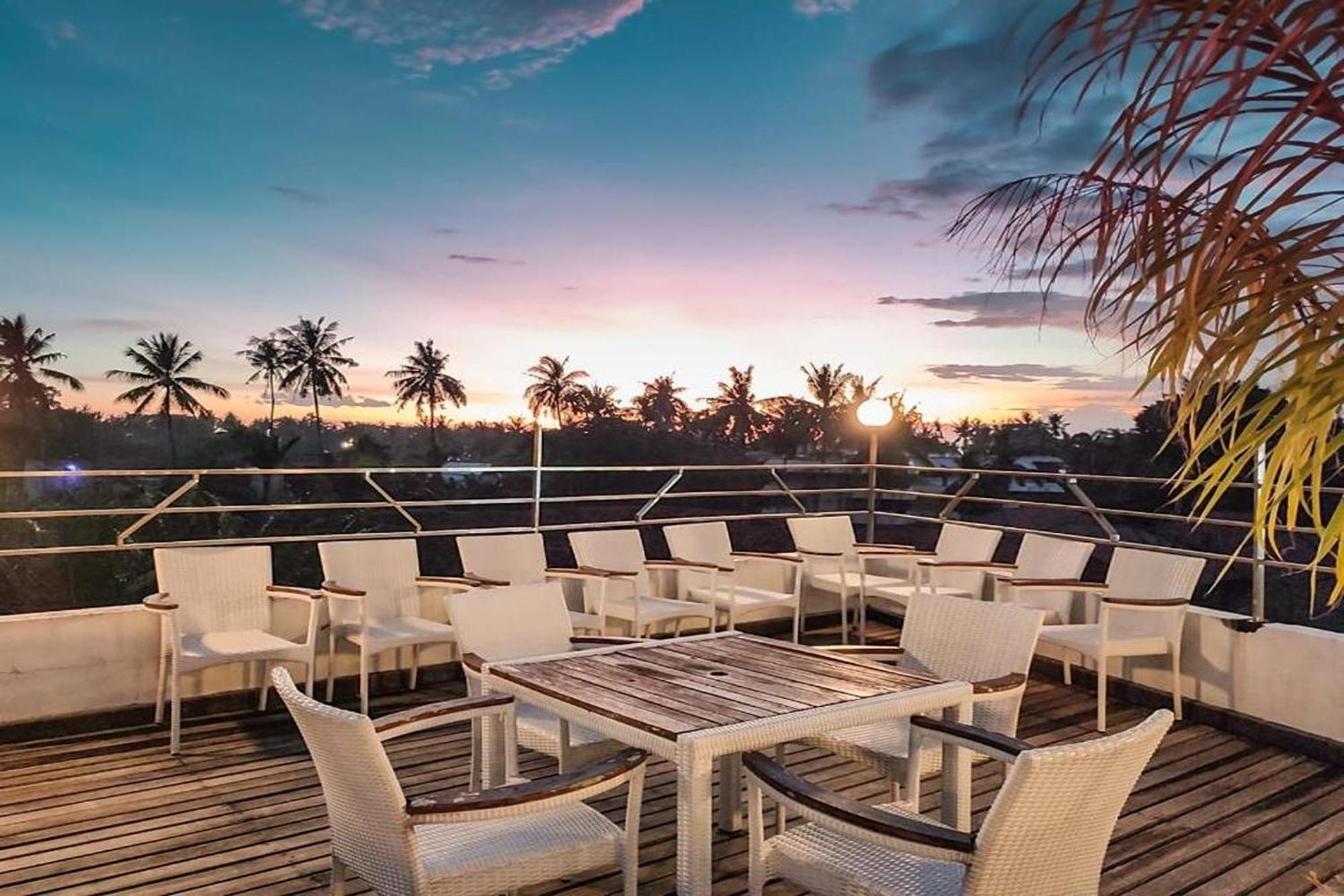 Taman Unique Hotel Senggigi Luaran gambar
